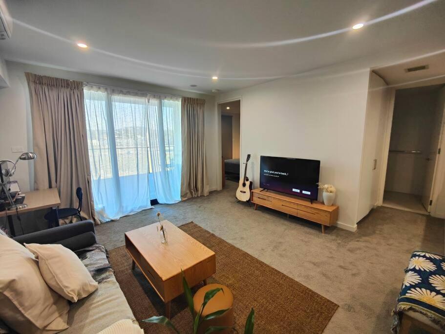 Lakeside Apartment, Walking Distance To Foreshore Kingston Exterior photo