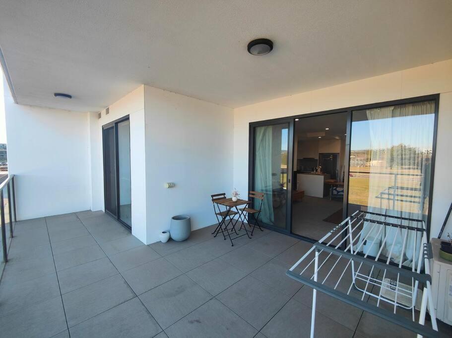 Lakeside Apartment, Walking Distance To Foreshore Kingston Exterior photo