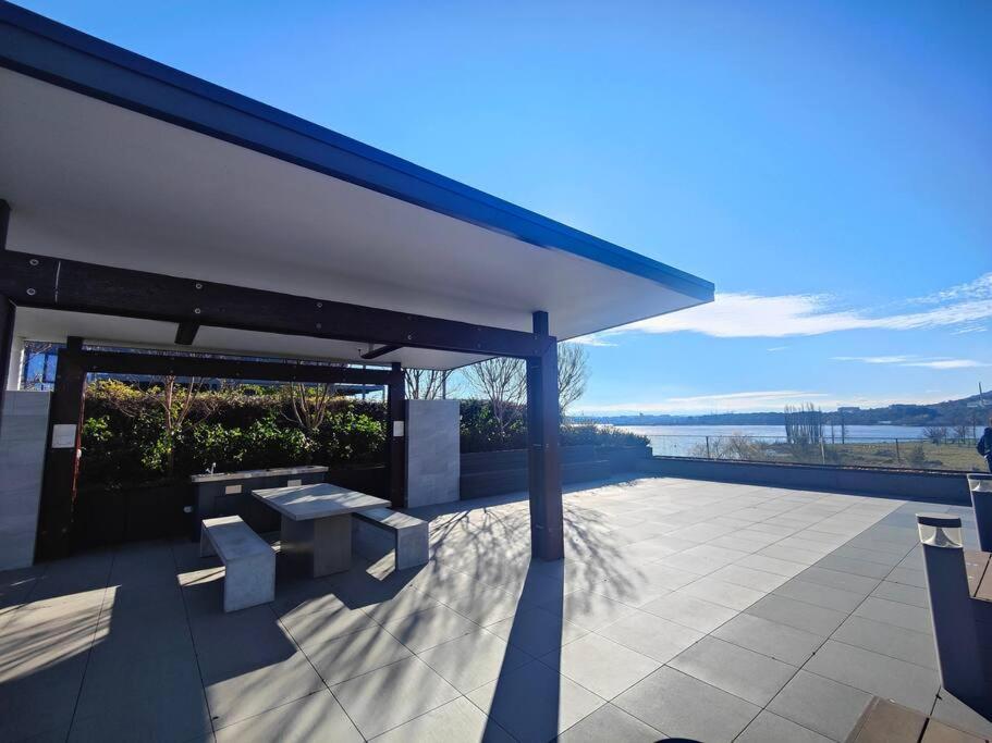 Lakeside Apartment, Walking Distance To Foreshore Kingston Exterior photo