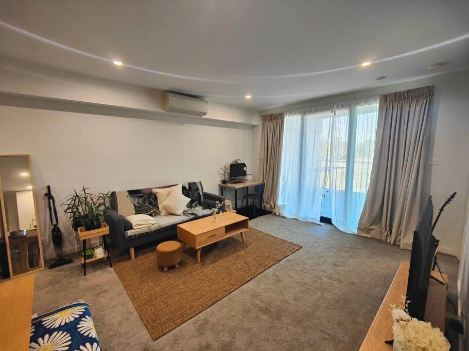 Lakeside Apartment, Walking Distance To Foreshore Kingston Exterior photo